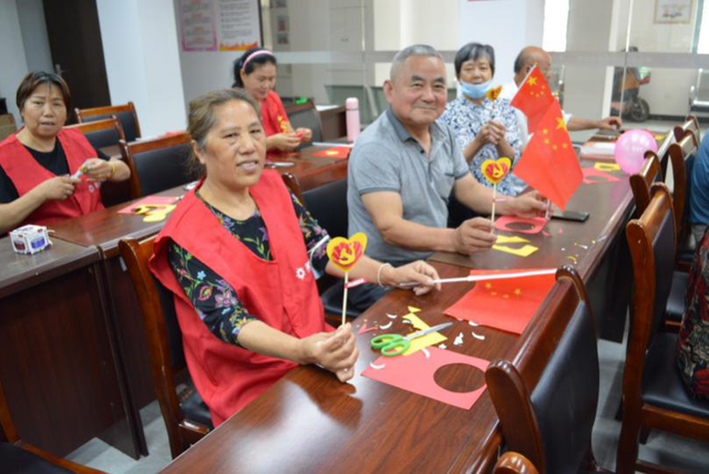 会议室怎样用气球布置，会议气球布置图片（佛祖岭A区“百年芳华·红心向党”庆党百年系列活动）
