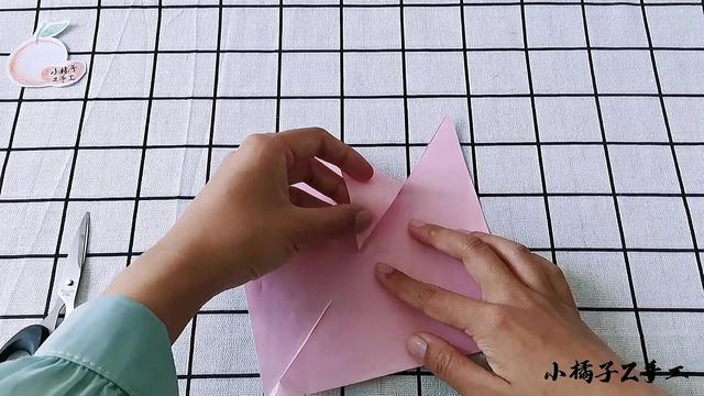 手工风车的制作方法，手工大风车的做法（快和我一起制作一款超好玩的纸风车吧）