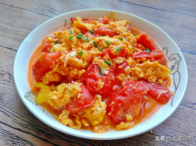 炒西红柿的做法，炒西红柿做法（学学厨师的做法）