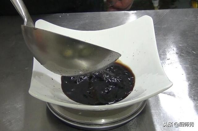 家常焖鱼最简单做法，鹏厨教你做酱焖鱼