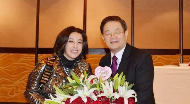 言情小说排行榜2013前十名，2013年小说排行榜言情（80年代父辈迷恋的“挂历女神”）