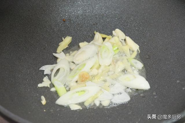 蛏子的家常做法，简单一炒就是一盘美食（蛏干怎么做好吃家常做法）