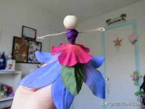 家里的假花怎么处理掉，室内有假花怎么办（一根铁丝一个球就能让她惊艳无比）