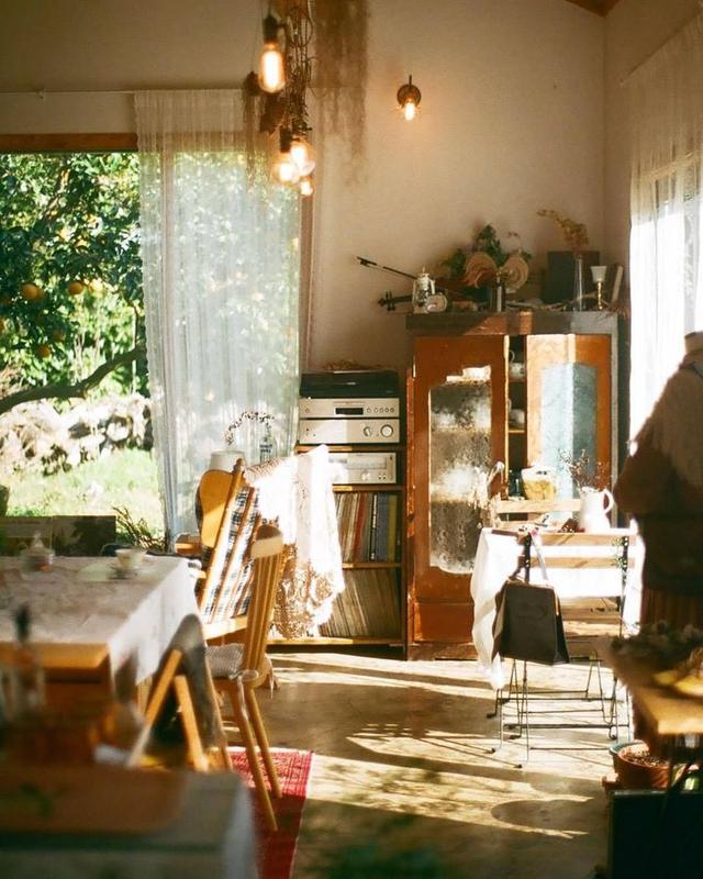 美好阳光且干净的女生头像  星空迷上了山野微信，美好阳光且干净的女生头像  星空迷上了山野，有雾有灯也有归人。（有哪些好看非人物的头像）