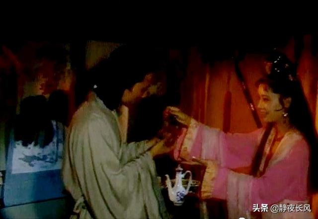 莲花香是什么意思，一把莲花香是什么意思（为什么说聊斋中的《荷花三娘子》）