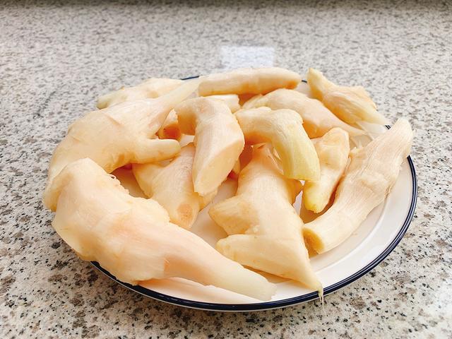 家常腌生姜的正确做法，80岁外婆这样腌生姜