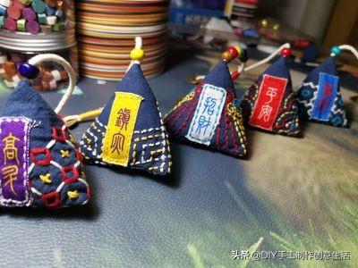 手工香囊怎么做又简单又漂亮，香囊的简单做法（一小块布绣上最简单的图案）