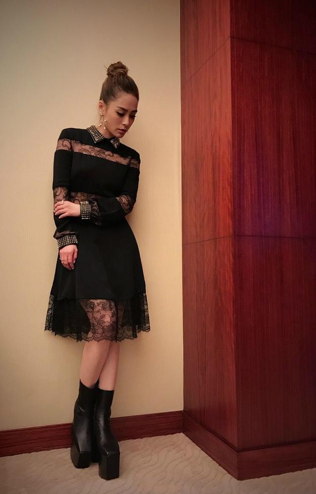 坡跟鞋是什么意思，坡跟鞋与高跟鞋（看看细高跟、小猫跟和坡跟鞋选择技巧）