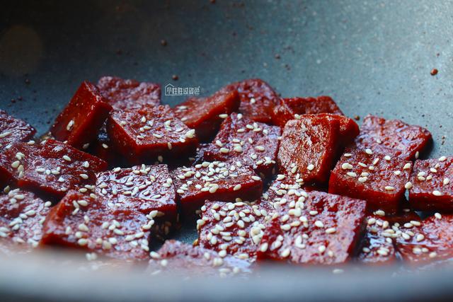 豆腐干简单的做法，豆腐干简单的做法视频（上海特色小吃蜜汁豆干）