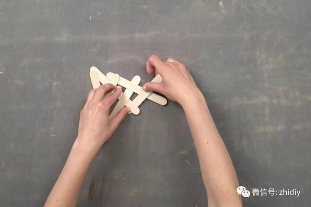 雪糕棒手工制作大全，雪糕棒板凳、雪糕棒DIY、雪糕棒手工制作（火遍抖音界的雪糕棍多米诺）