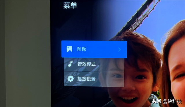 小米电视机怎么样，小米电视怎么样好不好（让“自发光”不再奢侈）