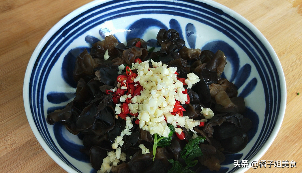 图片[5]-【芹菜叶炒木耳】做法步骤图 做法简单 美味而不腻-起舞食谱网