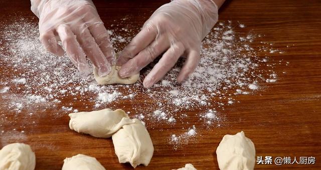 栗子饼的制作方法，栗子鸡蛋饼的制作方法（教你做一道甜而不腻的栗子饼）