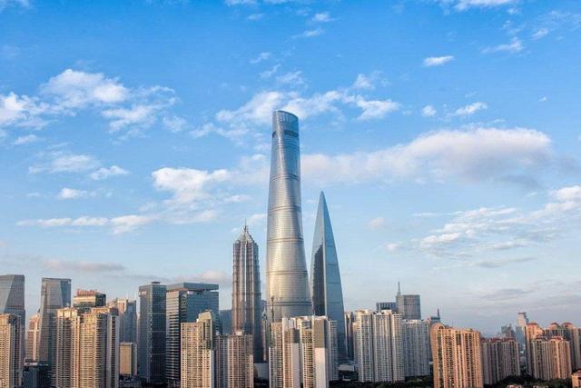 2,中国第一高楼,建筑高度632米,拥有世界上速度最快的电梯