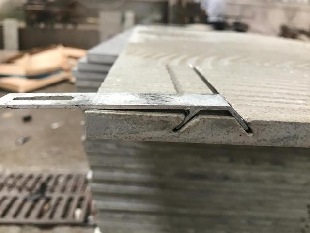 选购洞石注意哪些问题，为什么有洞的石头贵（洞石瓷砖铺贴指引）