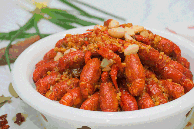 小龙虾哪里可以吃，小龙虾哪些部位可以吃（中国人吃小龙虾地图）