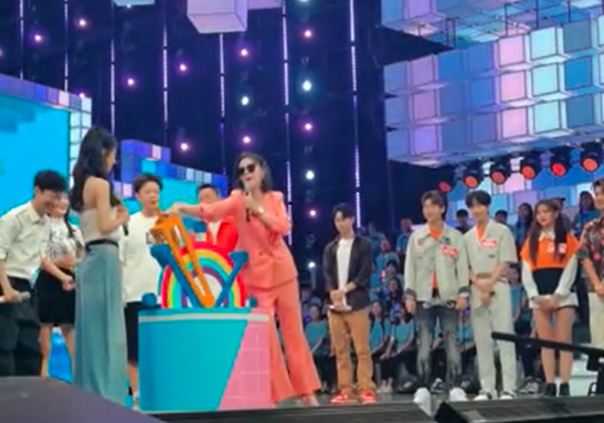 快乐大本营赵丽颖王一博哪一期，快乐大本营赵丽颖王一博哪期（赵丽颖《快本》怼杜华）