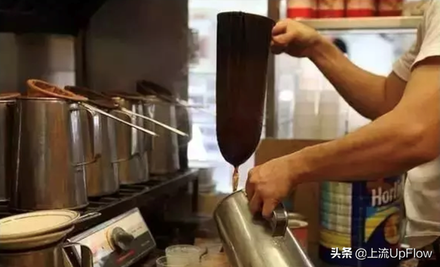 煲粥怎么读音，熬粥的读音是什么（广东人为了取菜名）