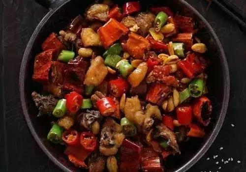 六月鲜是生抽还是老抽，生抽和六月鲜（春节家宴，必不可少的美味鸡汤）