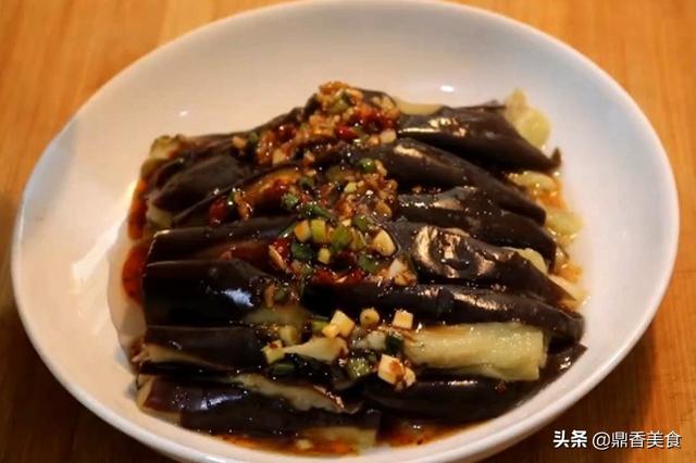 蒜泥拌茄子是哪里的菜，蒜泥茄子的家常做法简单（蒜泥拌茄子）