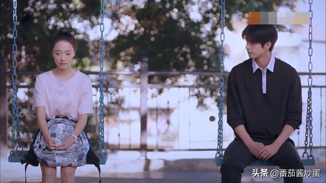 齐明月暗恋凌霄，齐明月为什么暗恋凌霄（《以家人之名》齐明月暗恋凌霄）