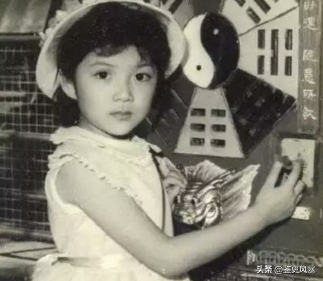 冯宝宝，冯宝宝真实身份大揭秘（养活10兄妹,被家人两度逼疯,60岁获新生图片）