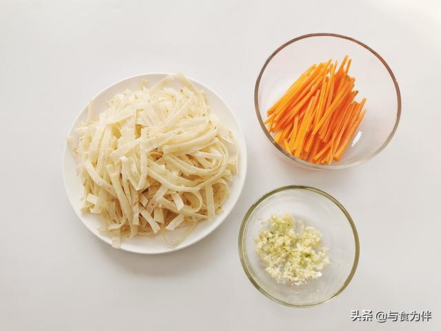 长子炒饼的家常做法，一顿饭简单不费事