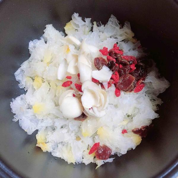 快速煮银耳的方法，银耳怎么煮才好（银耳出胶快）