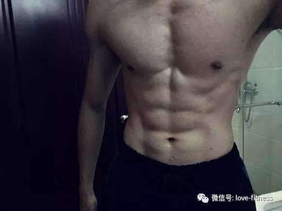 胸肌怎么练最快出轮廓，胸肌怎么练最快出轮廓纹（这篇文章告诉你怎么做）