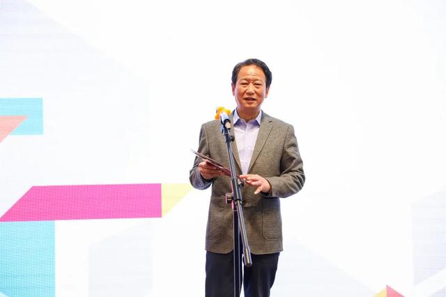 清华美院有附属中学吗，清华美院有附中吗（西大附中缤纷美育节——向美而行）