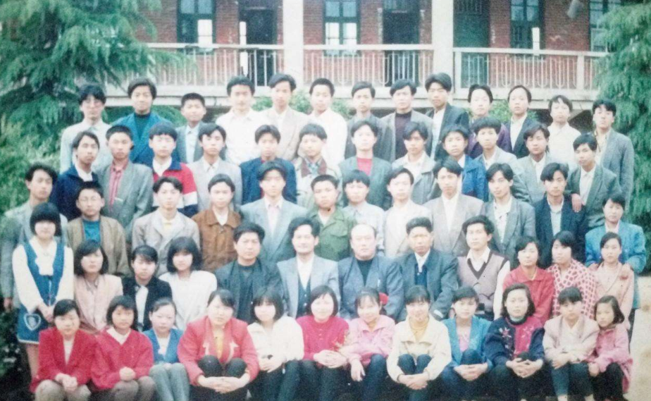 学校相册名称大全（毕业创意照片）