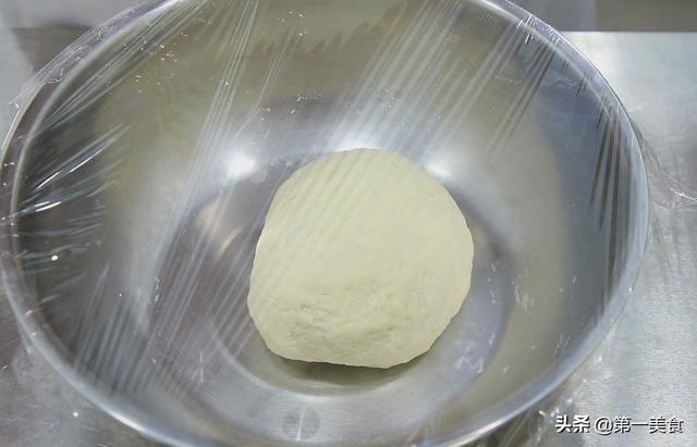 怎样做葱花饼，怎样做葱花饼层多松软（家常葱花饼的详细制作教程）