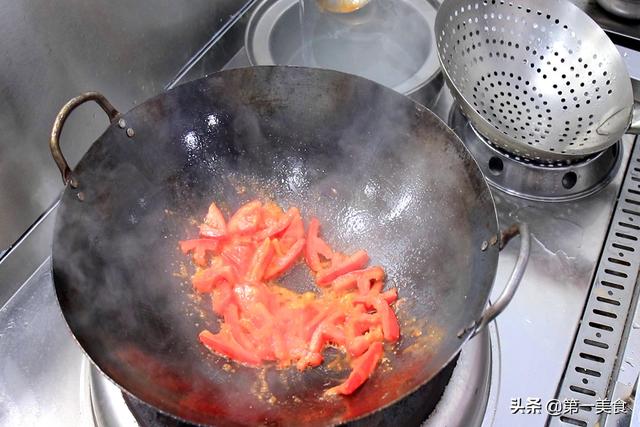 家常蔬菜疙瘩汤的做法，蔬菜疙瘩汤怎么做（河南人常吃这碗农家青豆疙瘩汤）
