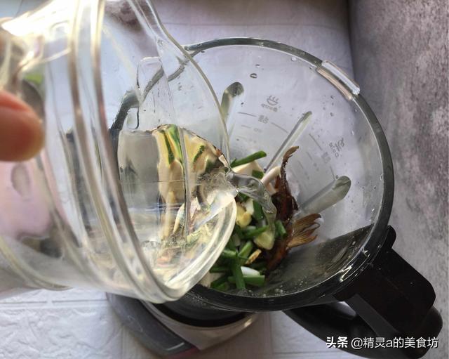 男人喝鲫鱼汤的好处，男人吃鲫鱼有什么好处和功效（补钙补身营养高）