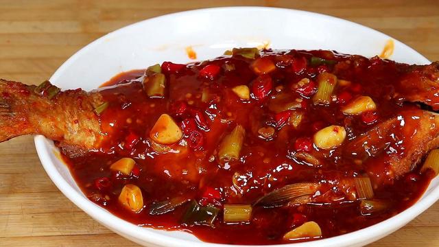 红烧鳊鱼的家常做法，红烧鳊鱼的做法第一美食（红烧鳊鱼最好吃做法）
