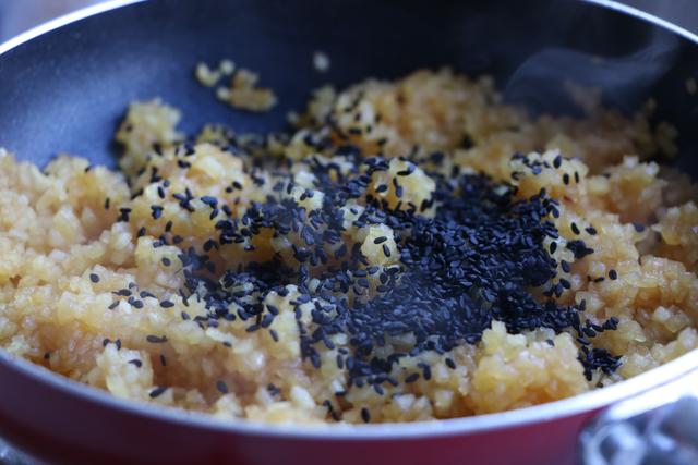 馄饨皮制作方法，正宗馄饨皮的制作方法窍门（2元的馄饨皮）