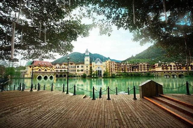 东部华侨城大峡谷，东部华侨城大峡谷人造瀑布叫什么（东部华侨城暑假欢乐曲）