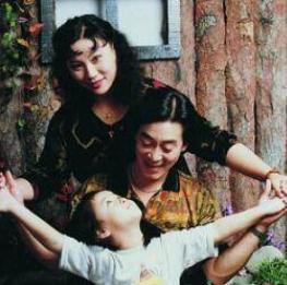 六小龄童女儿29岁还未嫁人，照片晒出后，网友：这谁敢娶？