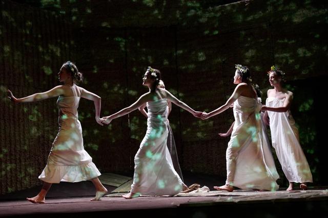 静静的顿河简介，求静静的顿河简介（看过8小时《静静的顿河》）