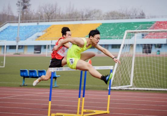 跨栏的栏杆有多高，初中跨栏的栏杆有多高（学习跨栏步完整技术）