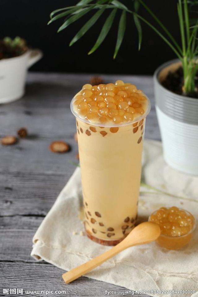 零钱通的收益率是怎么算的，计算方式如下（余额宝和微信零钱通需要存入多少钱）