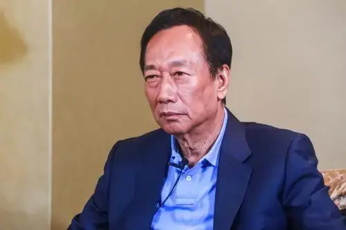 红月亮舞蹈学校（揭秘富士康老总红颜血月）