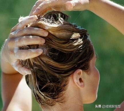 正确洗发护发步骤，护发的正确步骤（学习正确的洗发方法很关键）