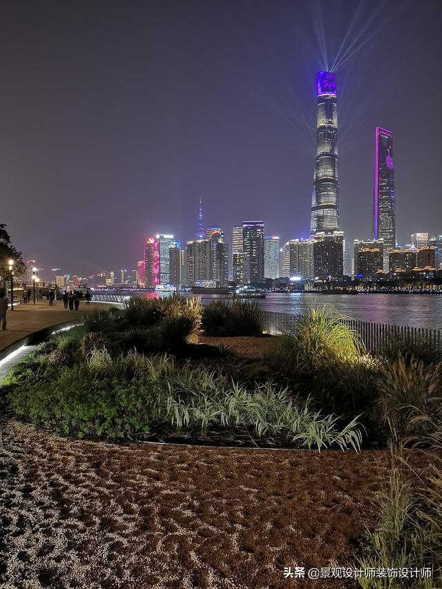 上海外滩夜景图片，外滩夜景美丽迷人让人流连忘返（上海市外滩夜景）