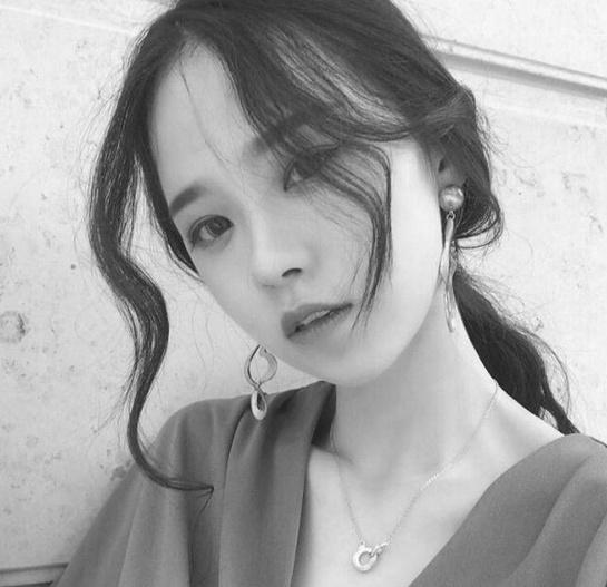 抖音很火的短句，抖音很火的干净短句（2020抖音最流行的走心句子）