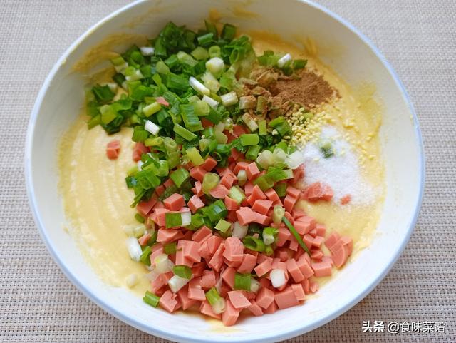 玉米饼子怎么做更松软，玉米大饼子怎么做松软（做对了比面包还好吃）