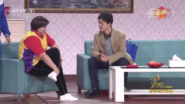 小彩旗请向李敏镐道歉，奥巴马微博（看过多年春晚的我们）