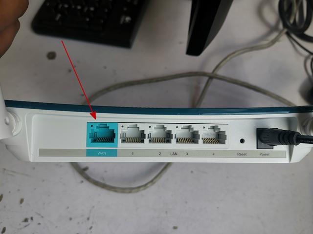 怎么修改自己家无线网名称（家用路由器的设置教程）