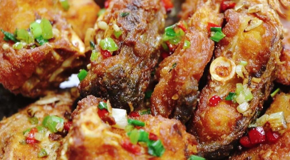 圖片[1]-【椒鹽魚骨】做法步驟圖 一手魚骨 一手啤酒太爽了-起舞食譜網