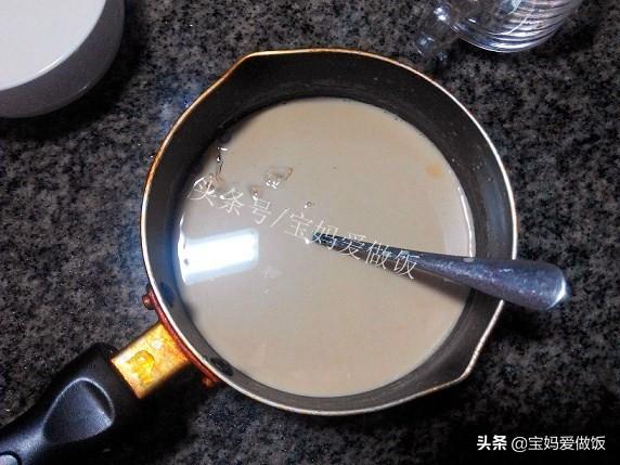 奶茶果冻的做法简单，茶果冻怎么做（奶茶新吃法：做成奶茶冻）